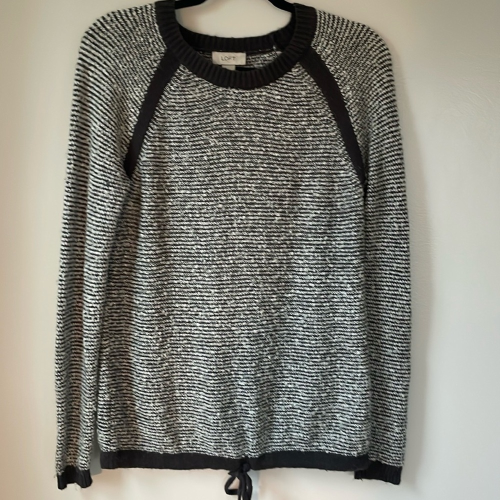 Ann Taylor LOFT blue and white knit sweater size S with bottom tie